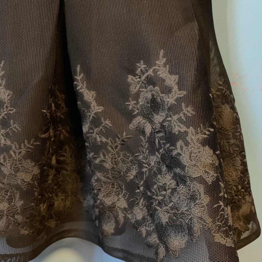 Dress - Picture 5 of 6